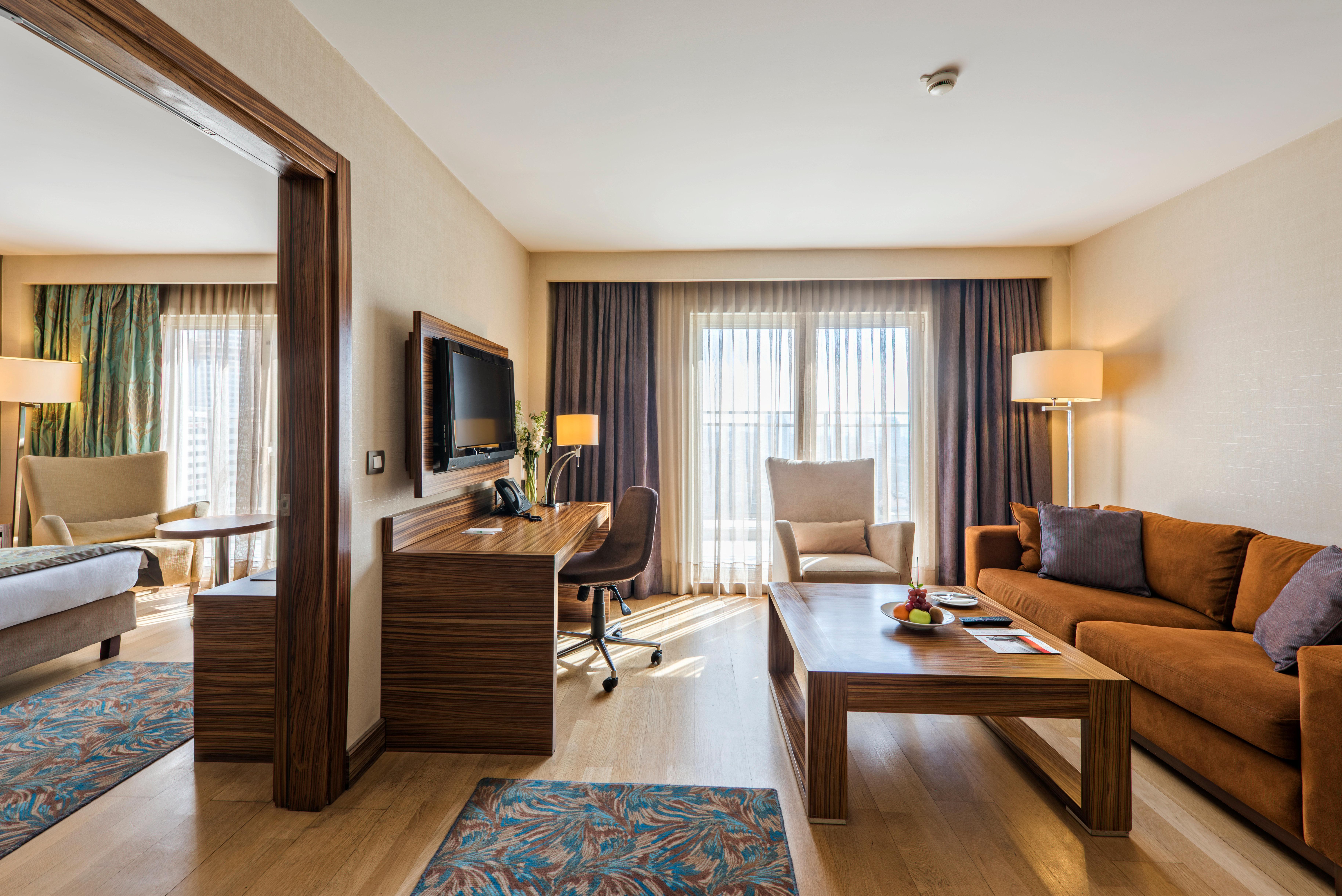 Holiday Inn Sisli By Ihg Provincia di Provincia di Istanbul Esterno foto