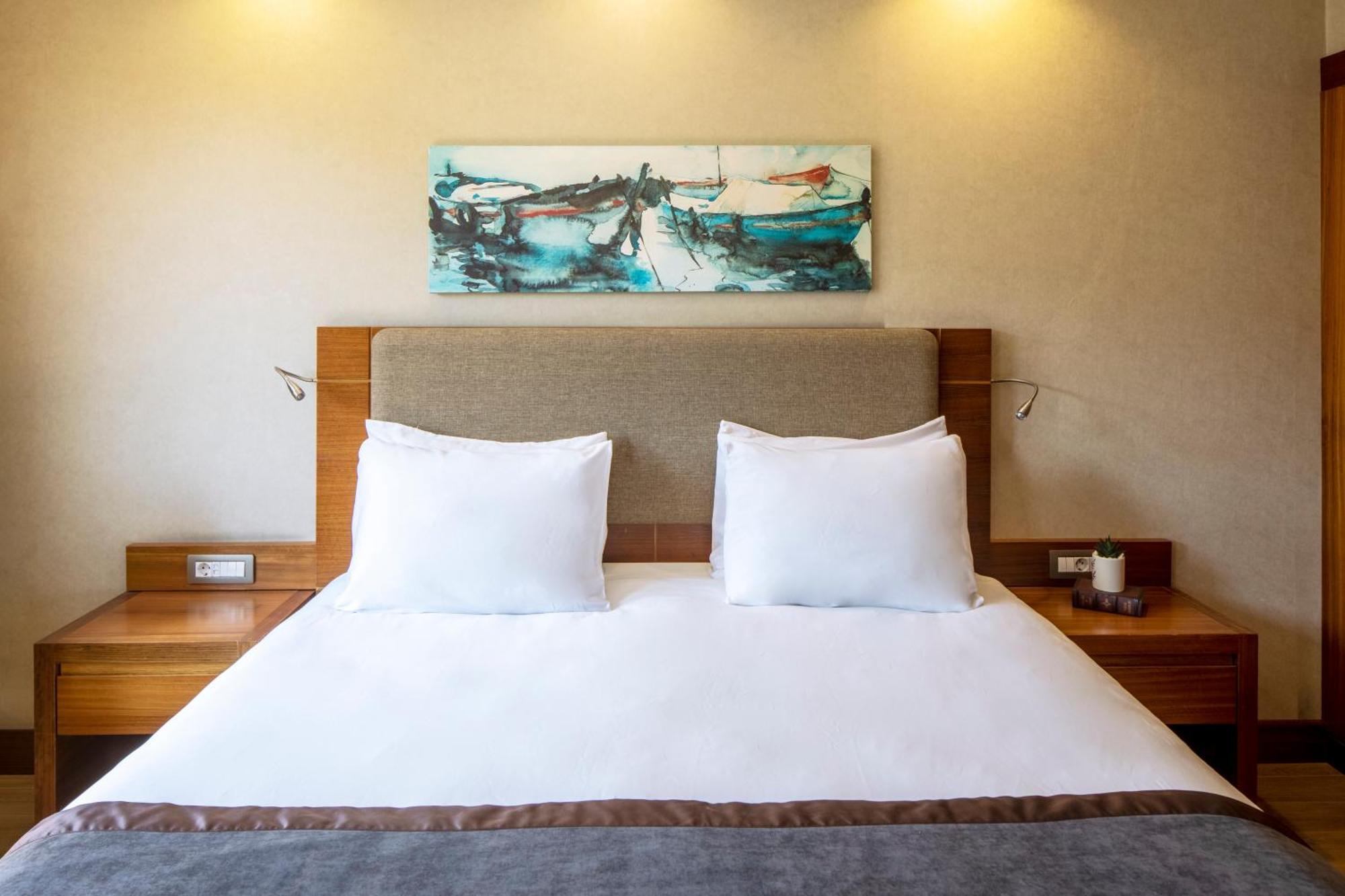 Holiday Inn Sisli By Ihg Provincia di Provincia di Istanbul Esterno foto