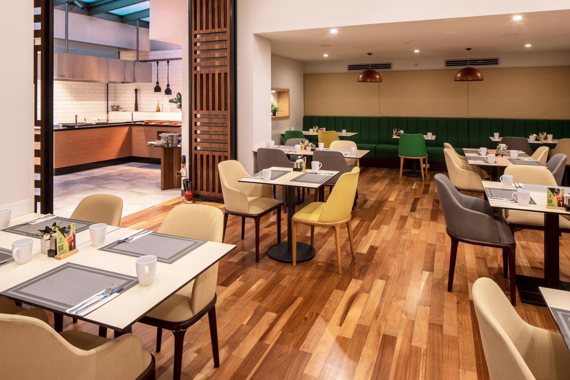 Holiday Inn Sisli By Ihg Provincia di Provincia di Istanbul Esterno foto