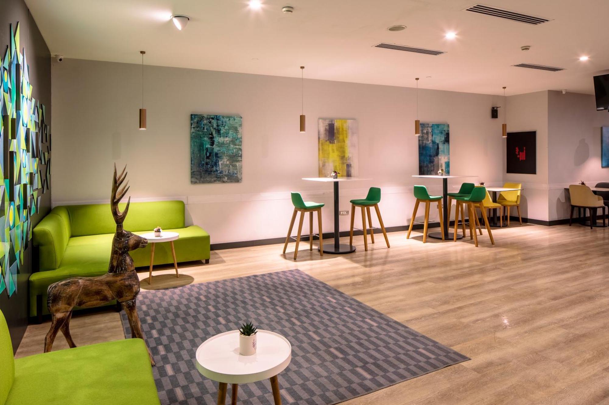 Holiday Inn Sisli By Ihg Provincia di Provincia di Istanbul Esterno foto