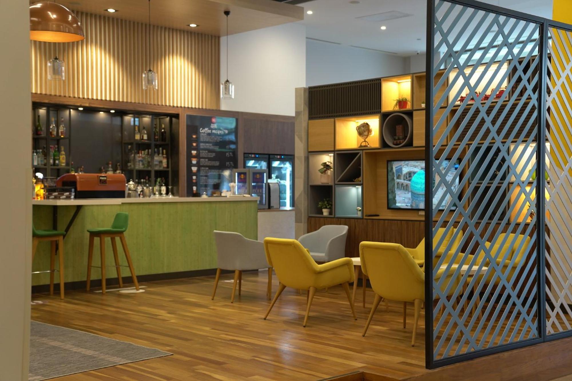 Holiday Inn Sisli By Ihg Provincia di Provincia di Istanbul Esterno foto