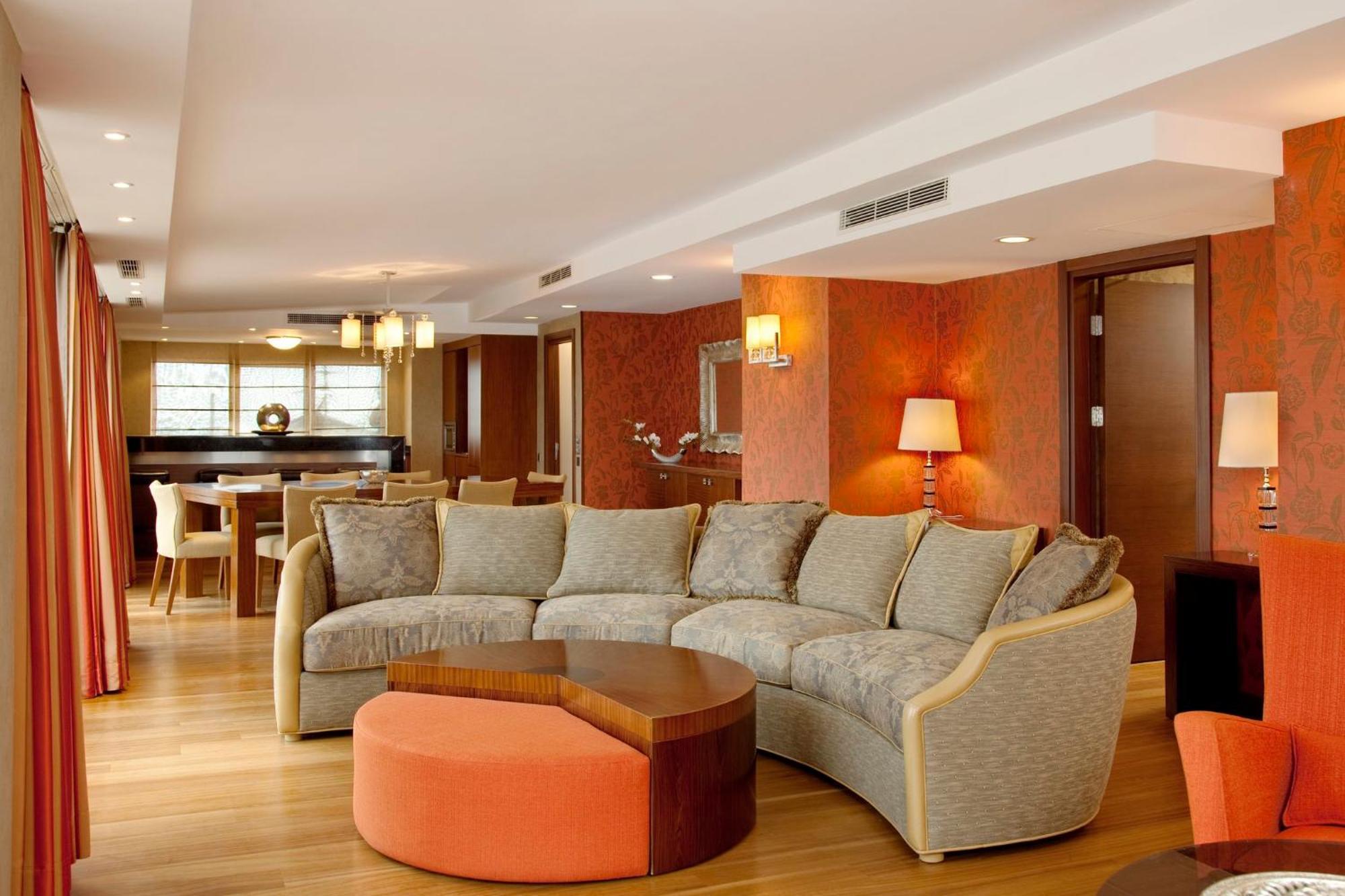 Holiday Inn Sisli By Ihg Provincia di Provincia di Istanbul Esterno foto