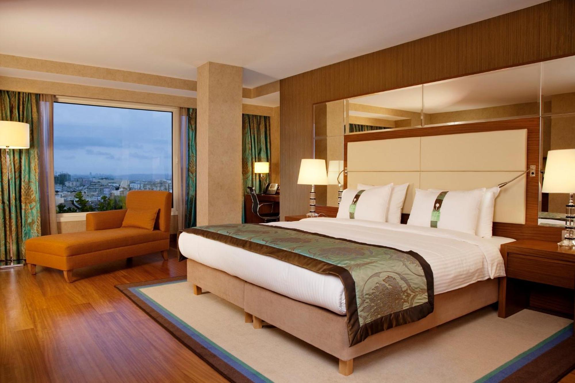 Holiday Inn Sisli By Ihg Provincia di Provincia di Istanbul Esterno foto